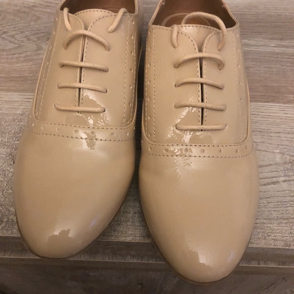 Steve Madden Nude Tipiee Oxfords - Picture 3 of 7